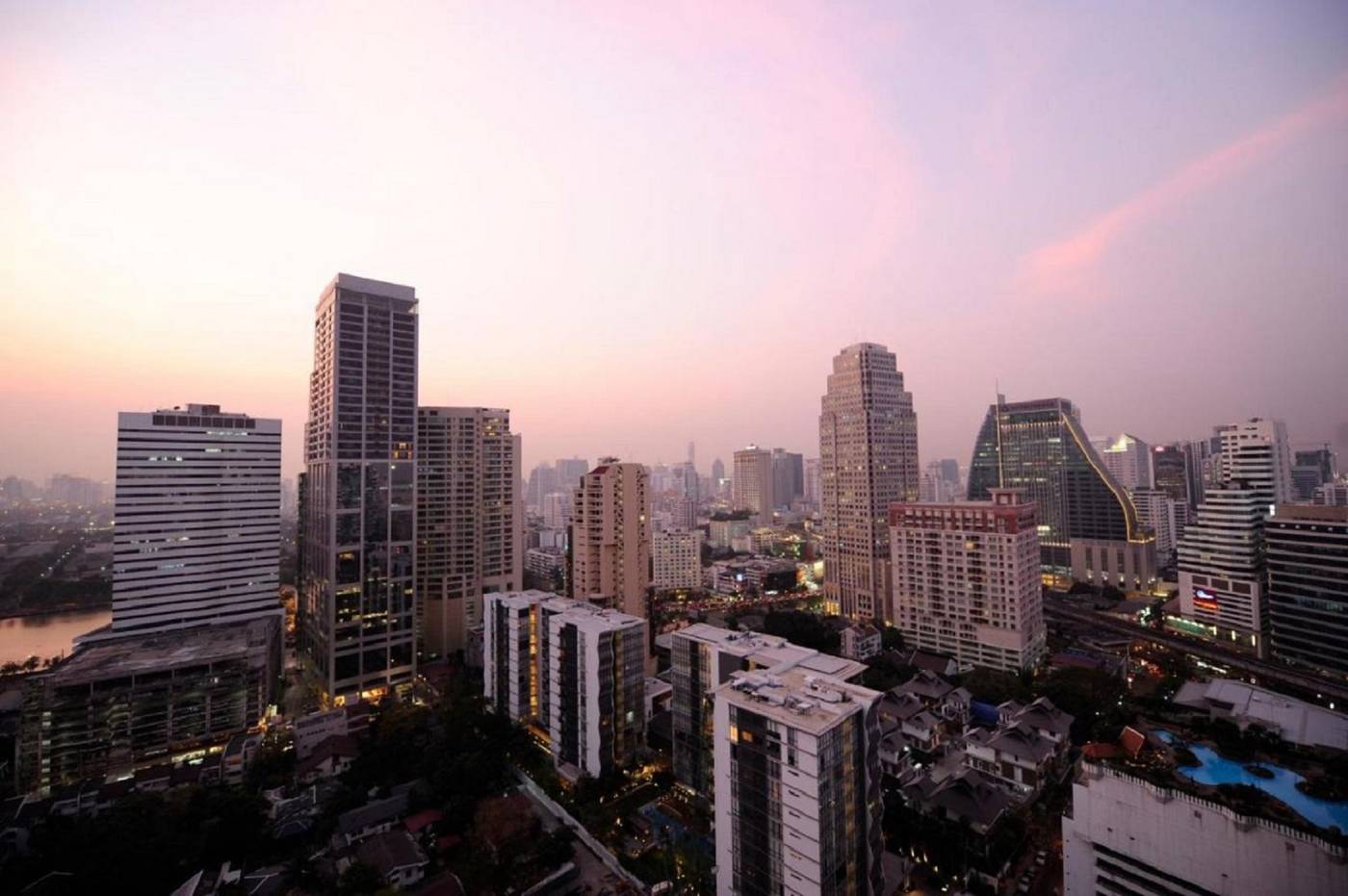 Rembrandt-Hotel-Bangkok-General-view-78