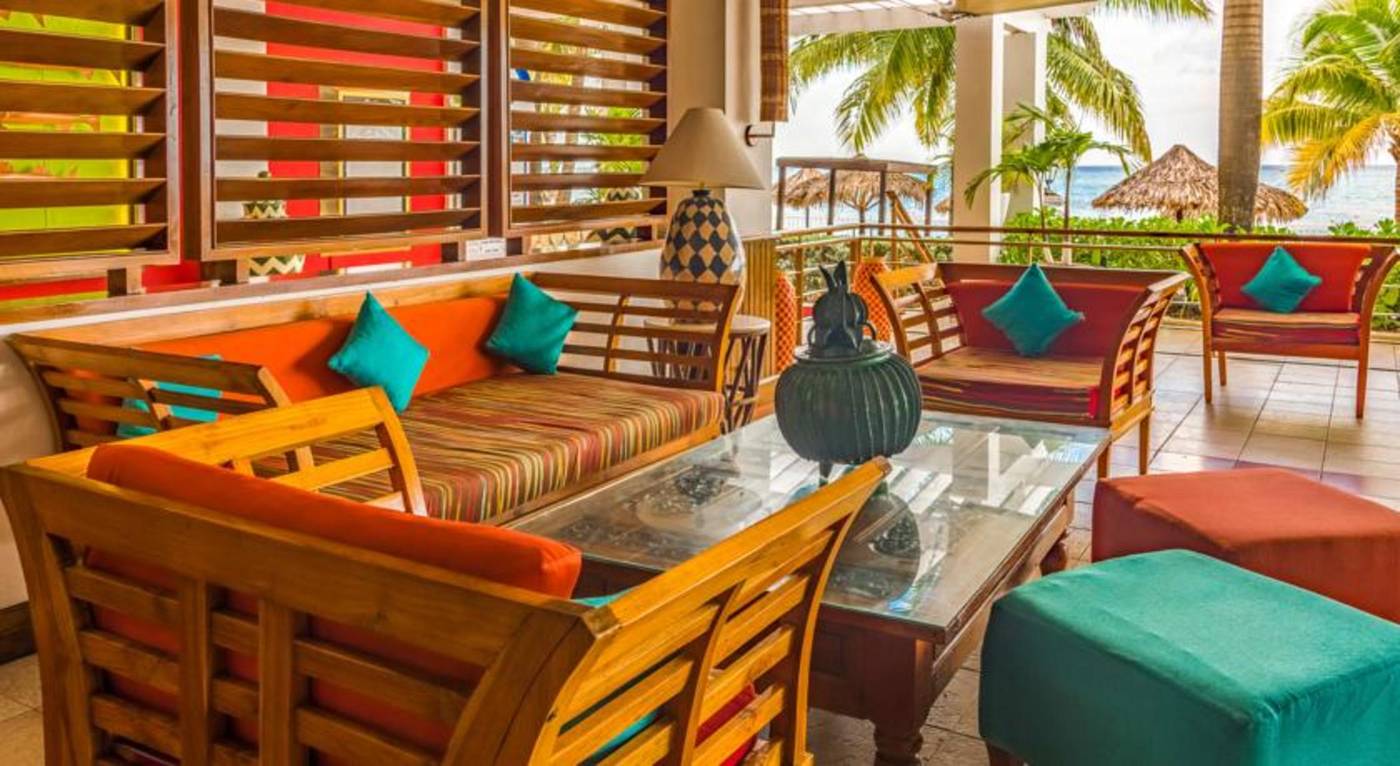 Grand-Decameron-Montego-Bay--A-Trademark-All-Inclusive-Lobby-46