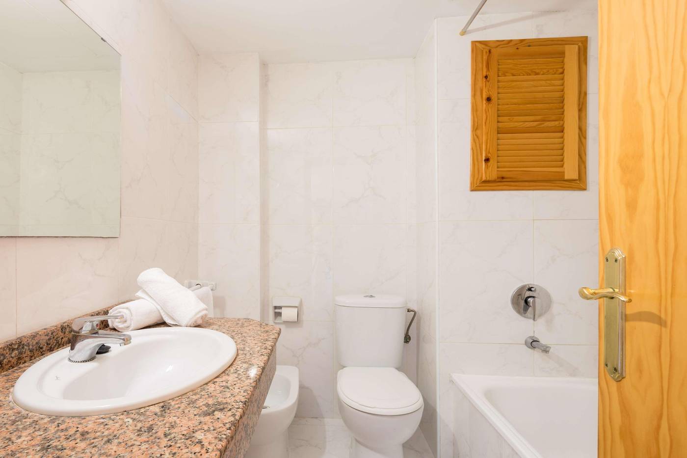 htop-Molinos-Park-Room-20