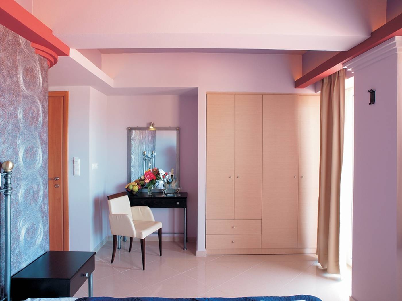 Niriides-Beach-General-view-12