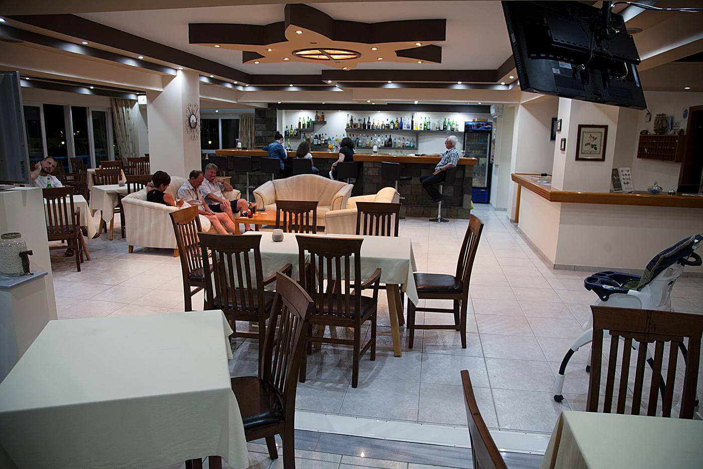 Athinoula-Bar-37