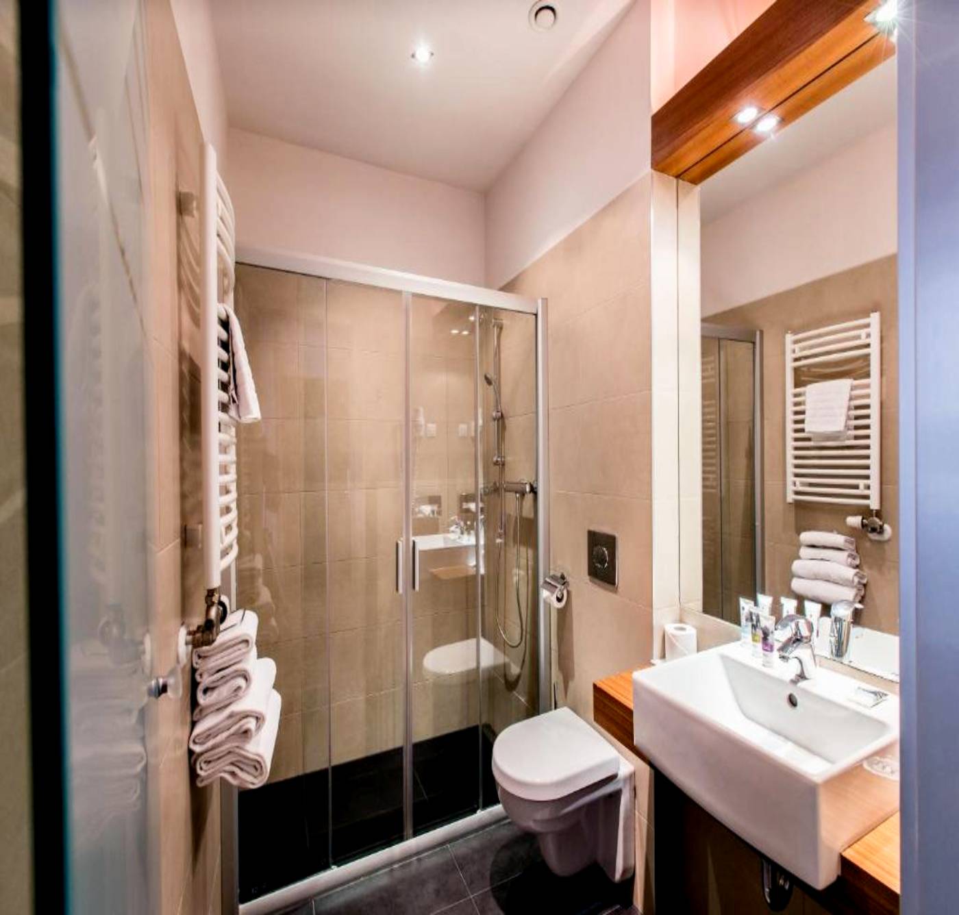 Hotel-Museum-Budapest-Room-44