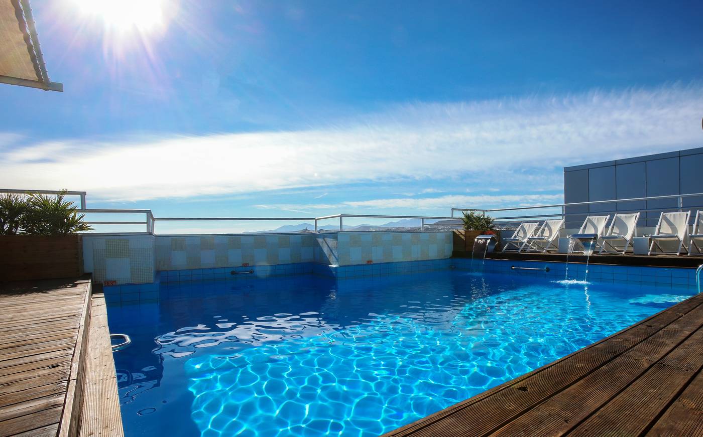 Capsis-Astoria-Heraklion-Pool-2
