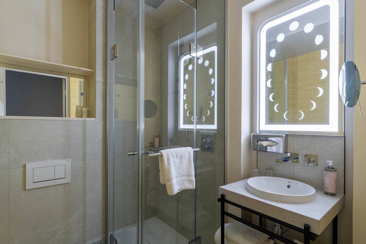 Astra-Opera-Astotel-Room-40