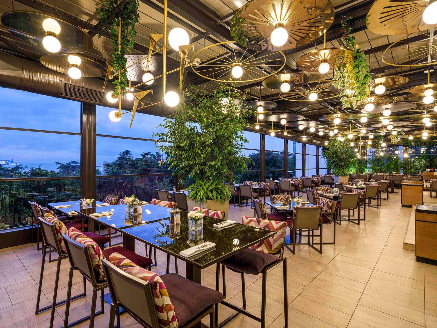Swissotel-The-Bosphorus-Istanbul-Restaurant-18