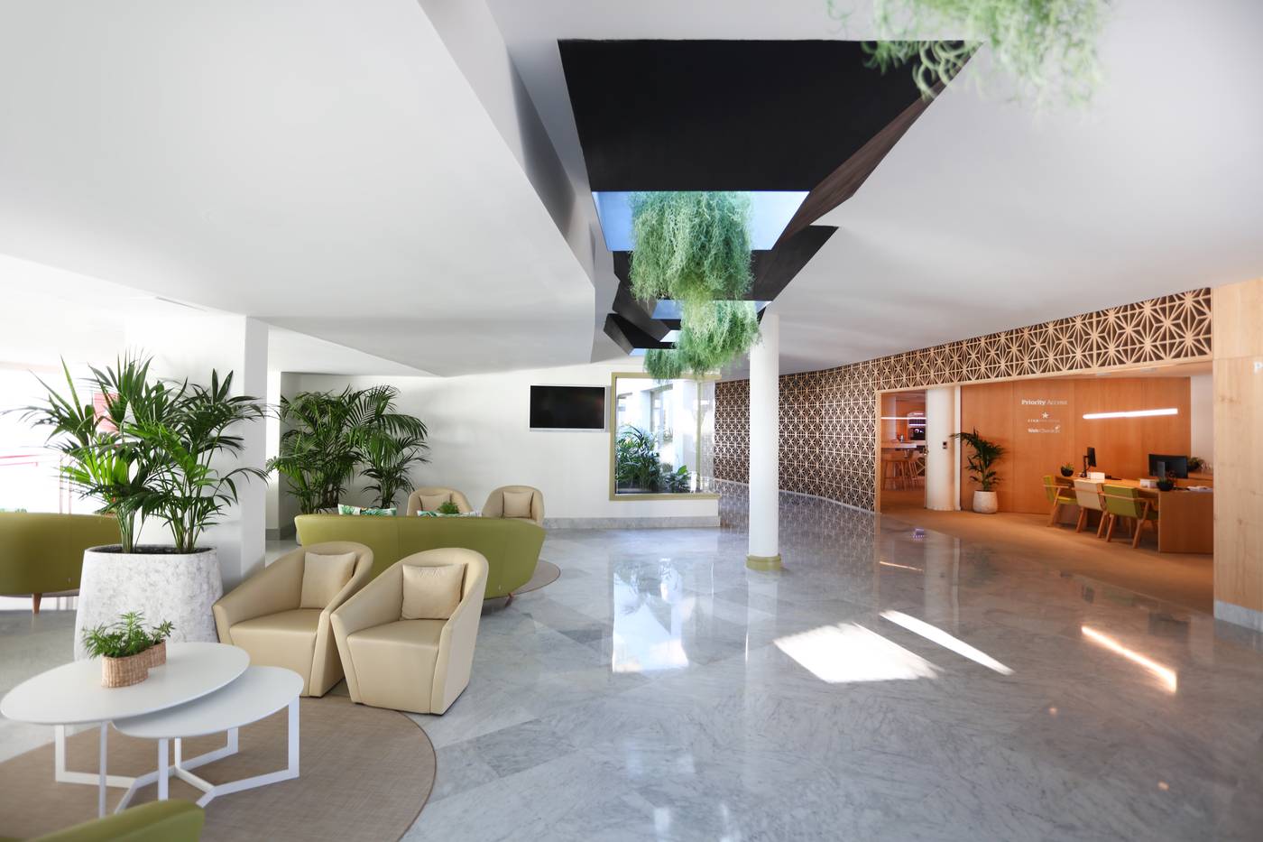 IBEROSTAR-Lanzarote-Park-Lobby-46