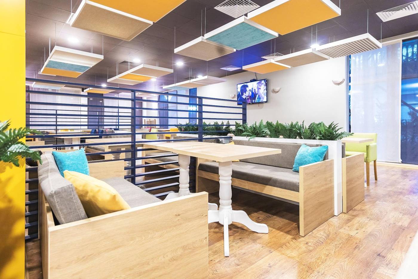 Persey-Admiral-Plaza-Apartments-Restaurant-21