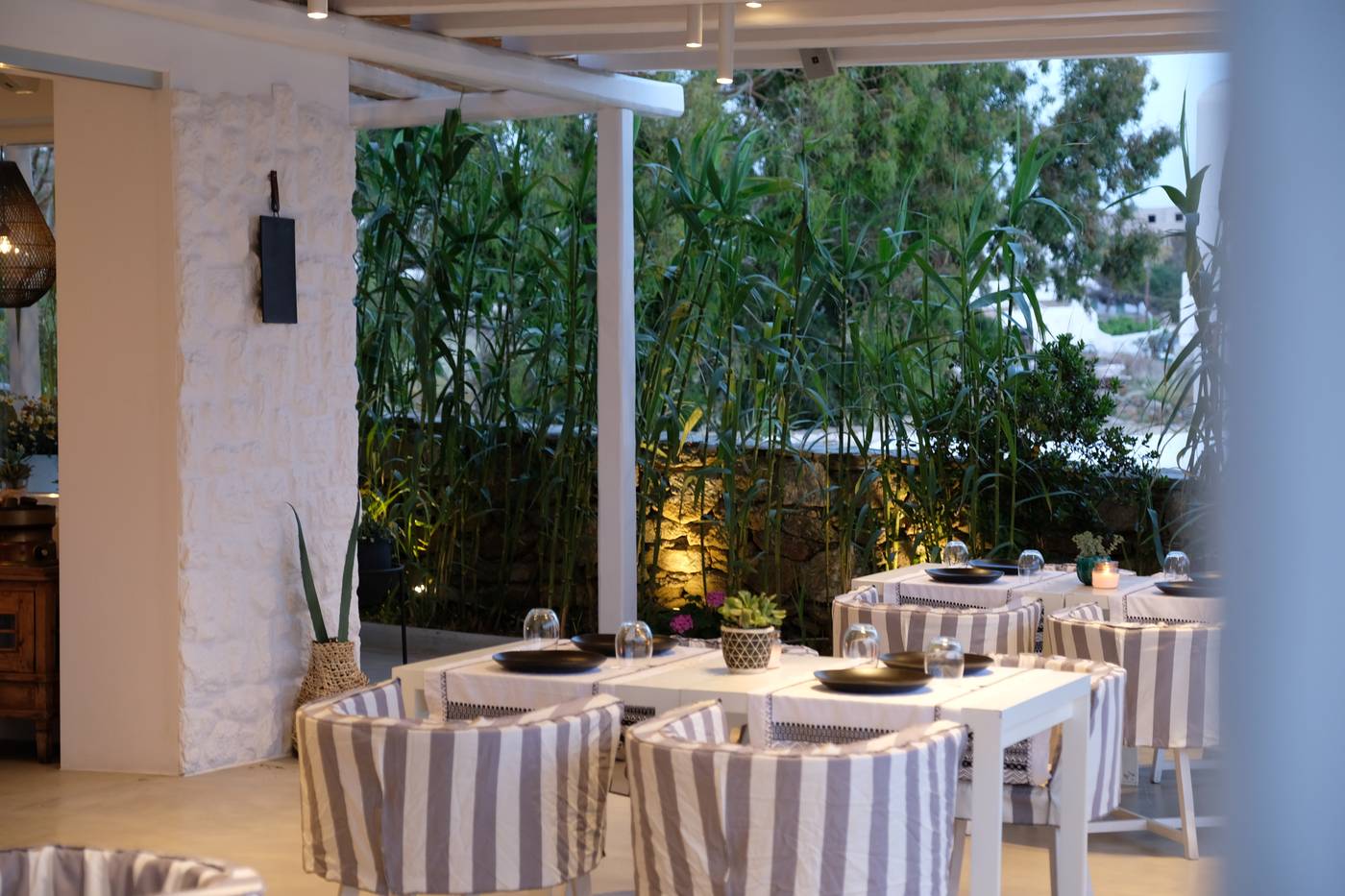 Ostraco-Luxury-Suites-Restaurant-23