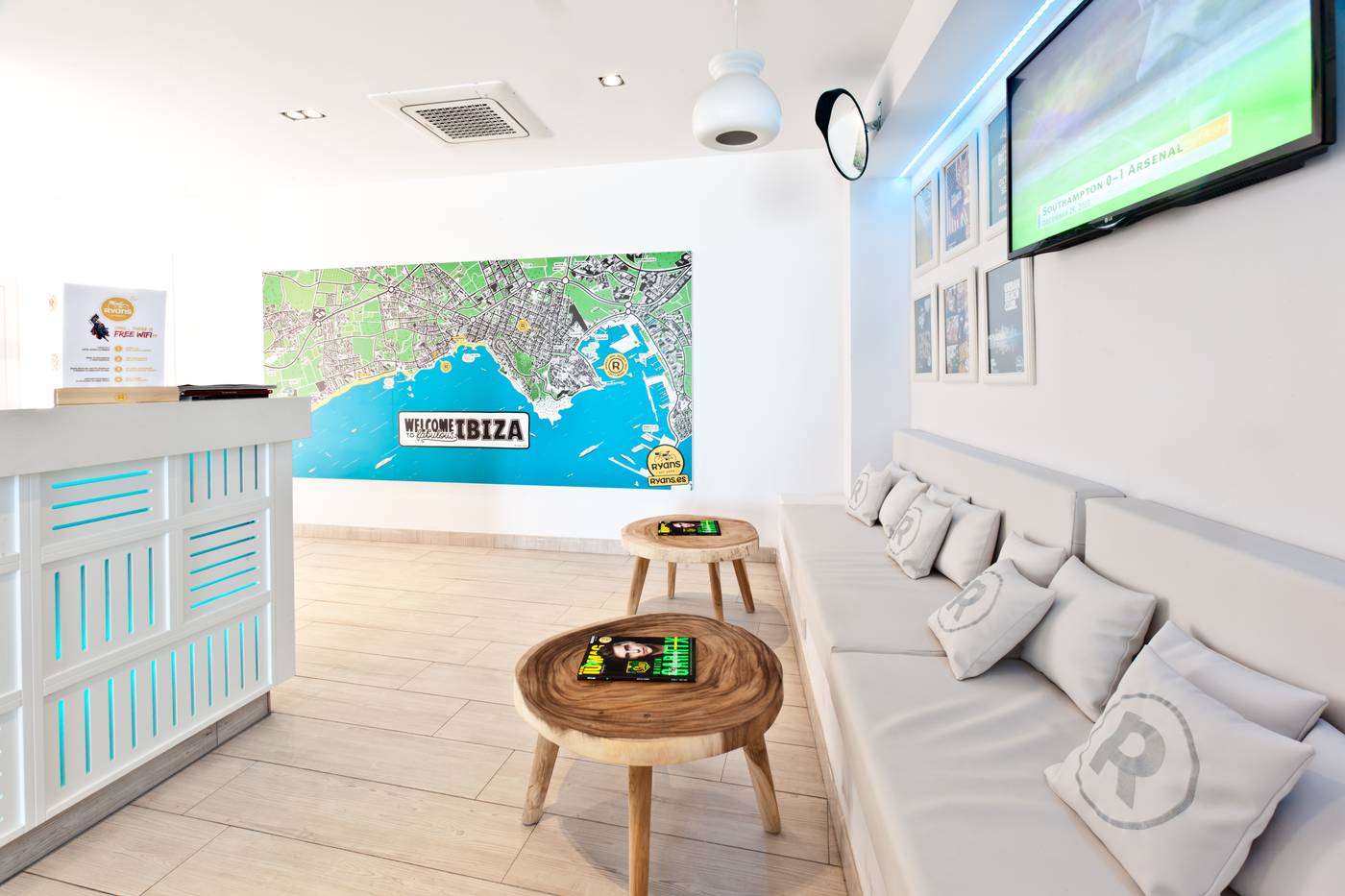 Hotel-Ryans-La-Marina-Lobby-64