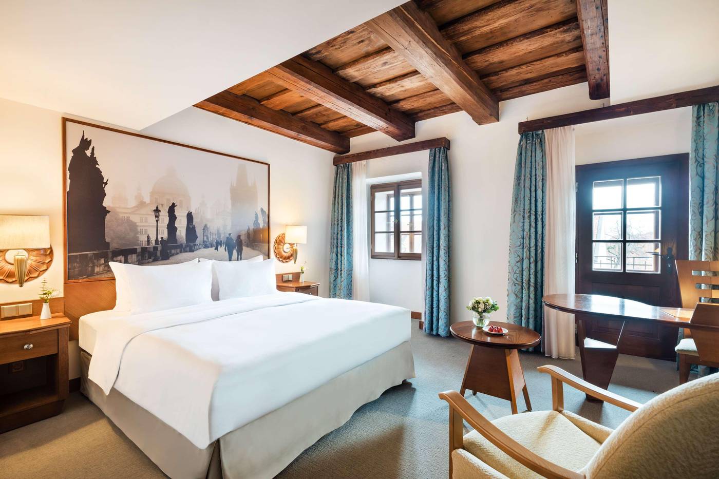 Lindner-Hotel-Prague-Castle--part-of-JdV-by-Hyatt-Room-26