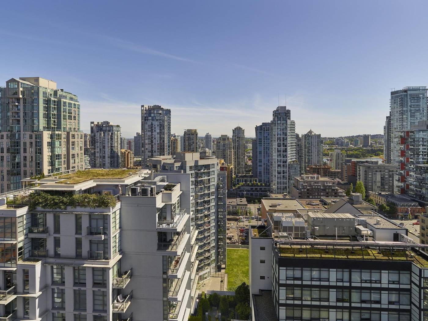Residence-Inn-By-Marriott-Vancouver-Downtown-Room-2