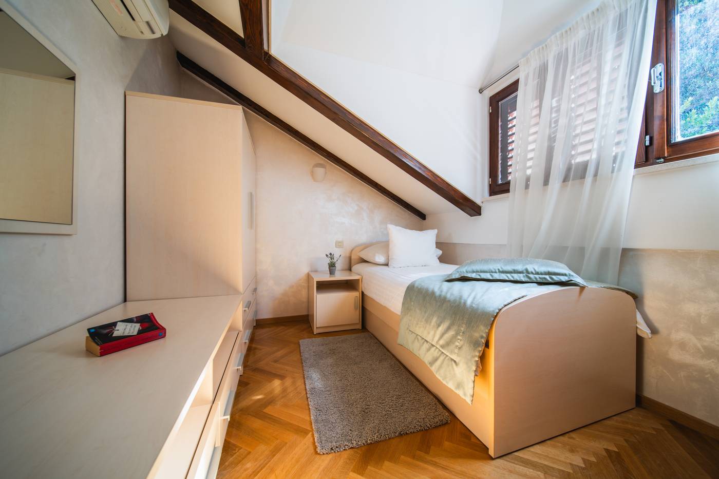 Villa-Franica-Room-24