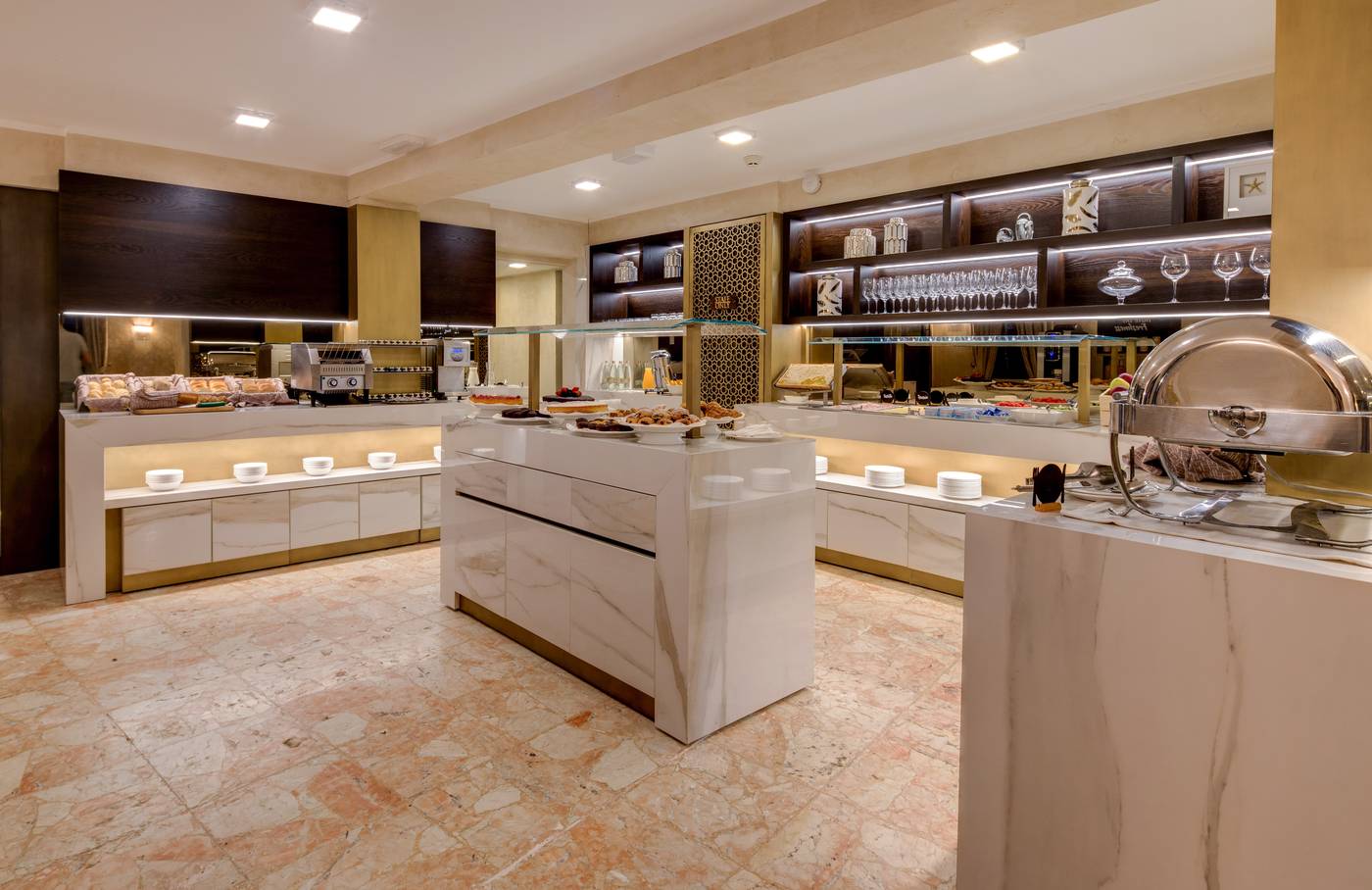 CHC-Continental--BW-Premier-Collection-Restaurant-38