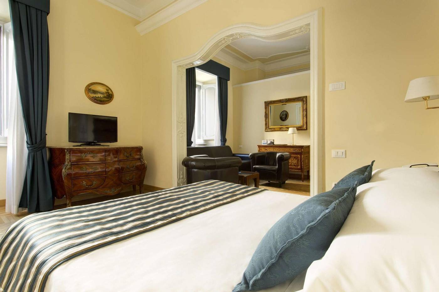 Golden-Tulip-Rome-Piram-Room-28