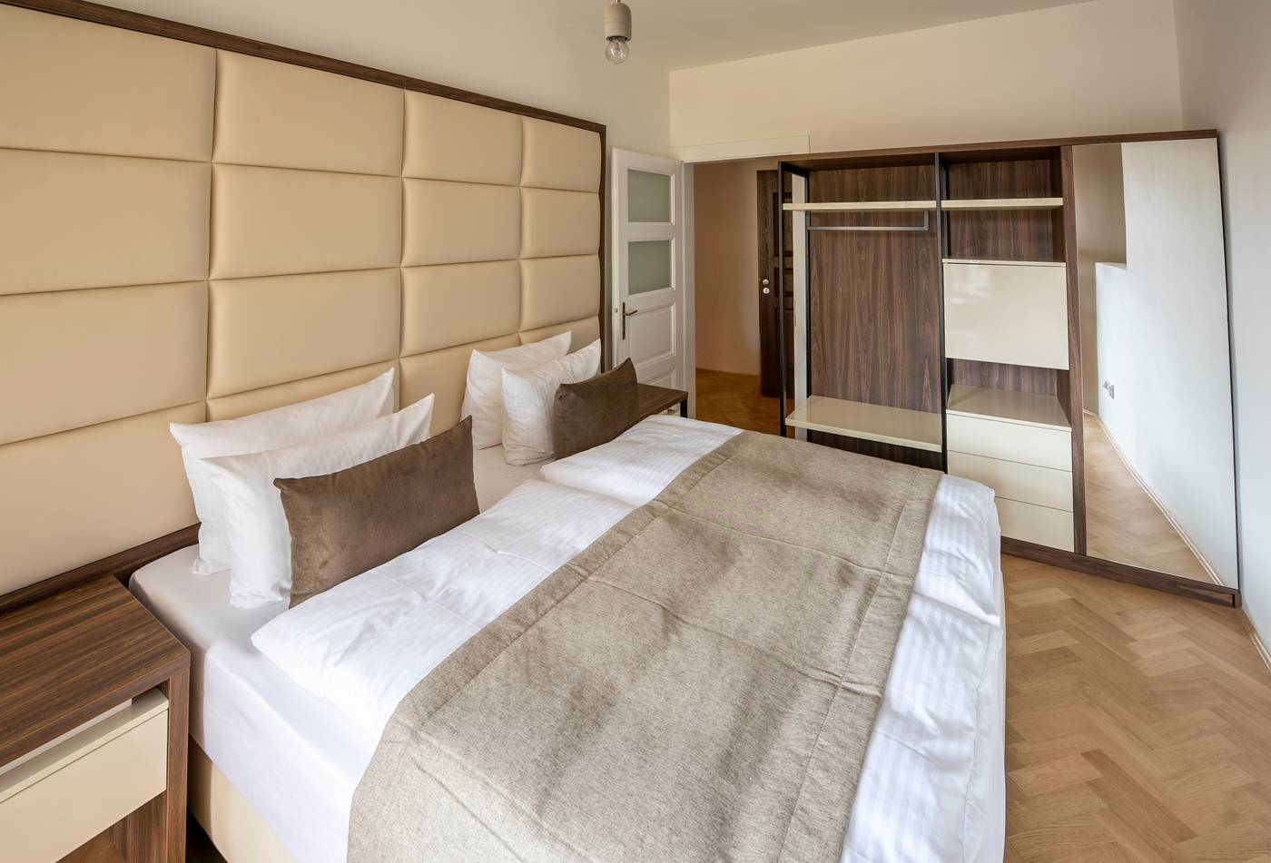 Letna-Garden-Suites-Room-9