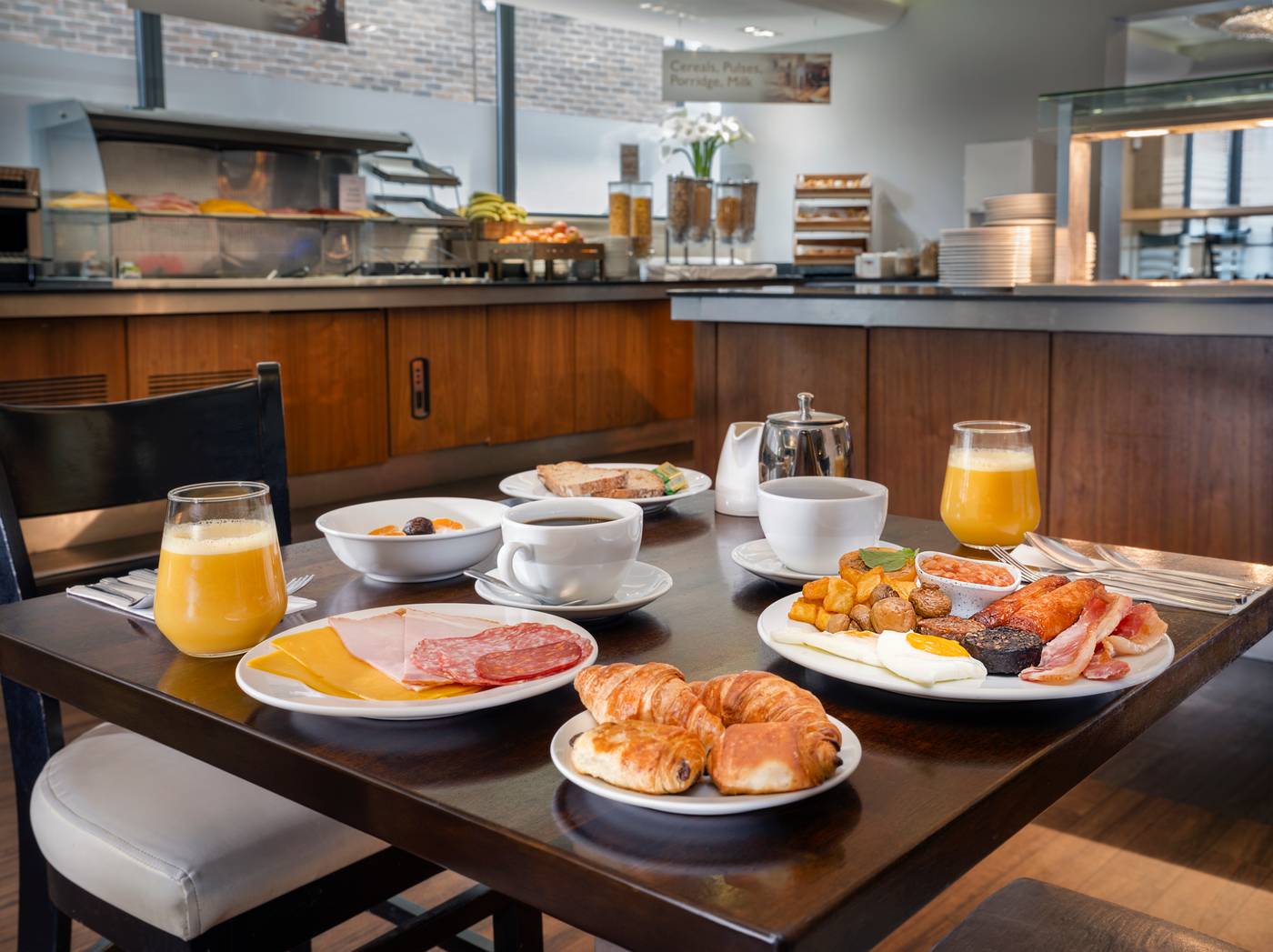 Academy-Plaza-Hotel-Restaurant-20