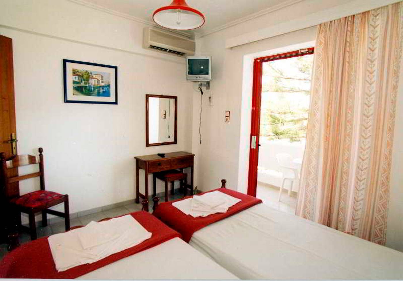Lenaki-Room-28