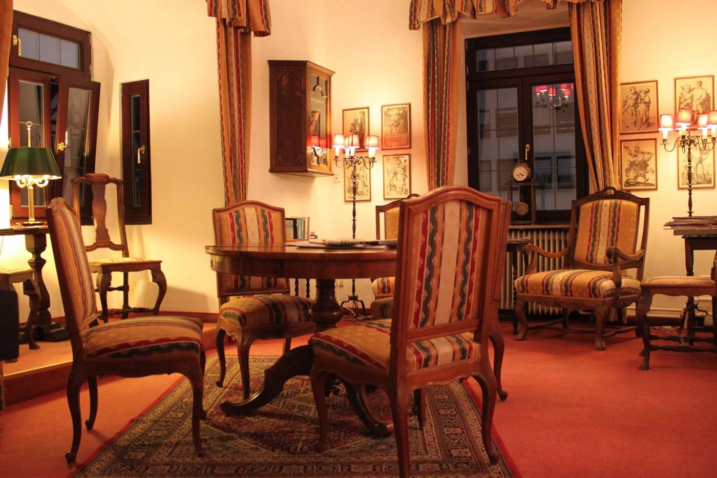 Deutscher Kaiser-Germany-NUREMBURG -Lobby-10