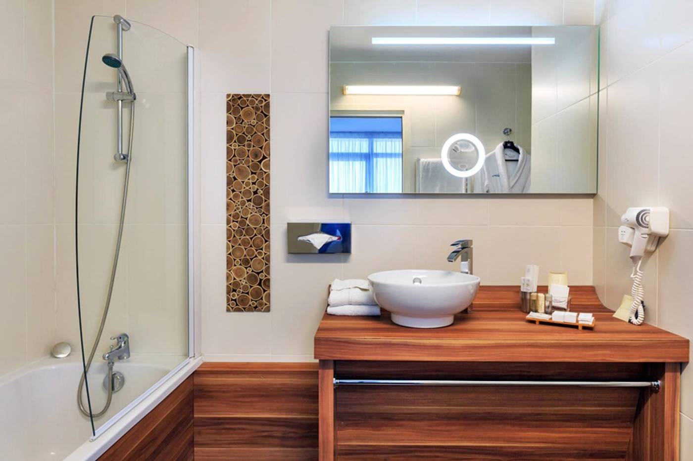 Hotel Gatsby by HappyCulture - France - CHASSIEU - General view - 6