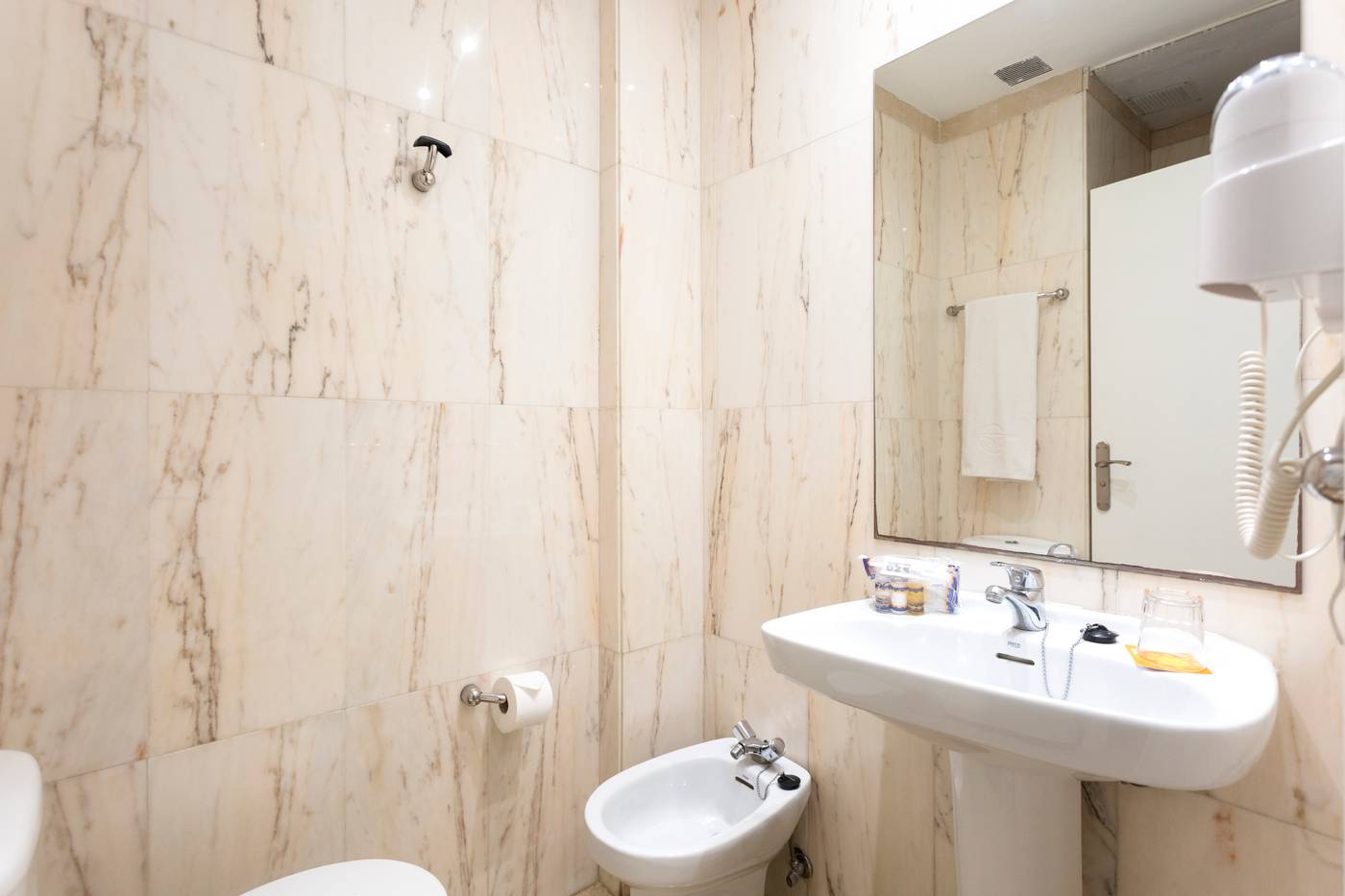 Hotel-Globales-Cortijo-Blanco-Room-26