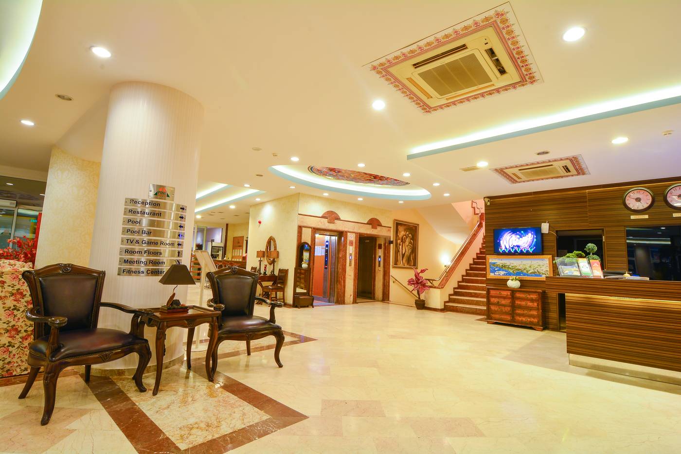 Pine-House-Hotel-Lobby-45