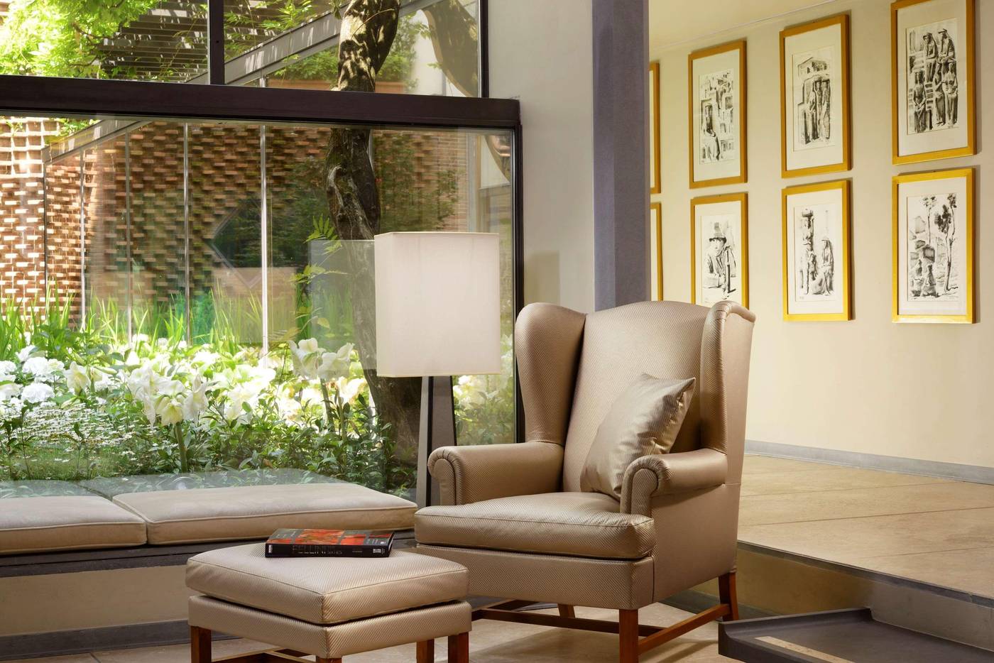 Grand-Hotel-Minerva-Lobby-17