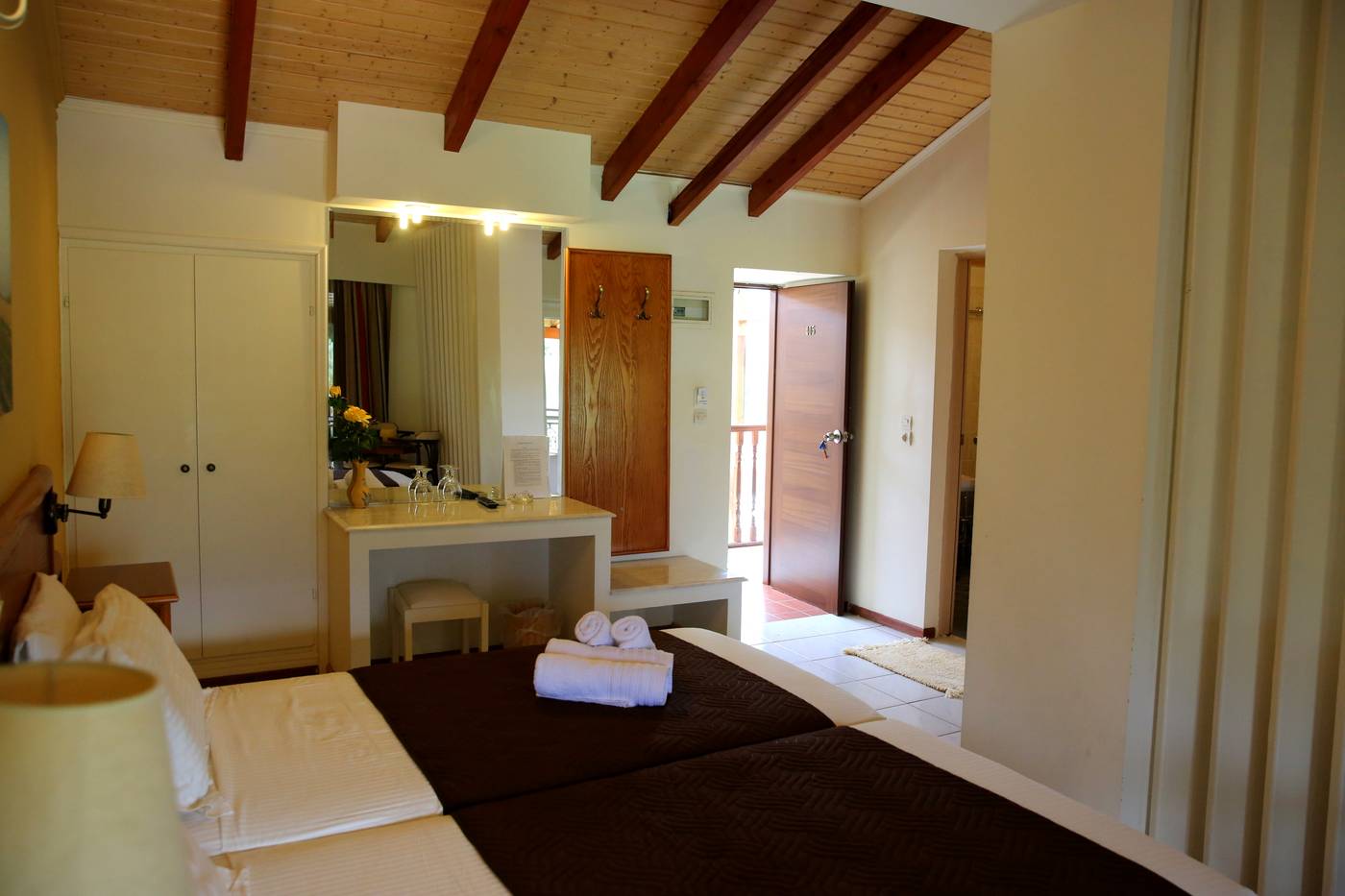 Hotel-Sunrise-Inn-Room-38