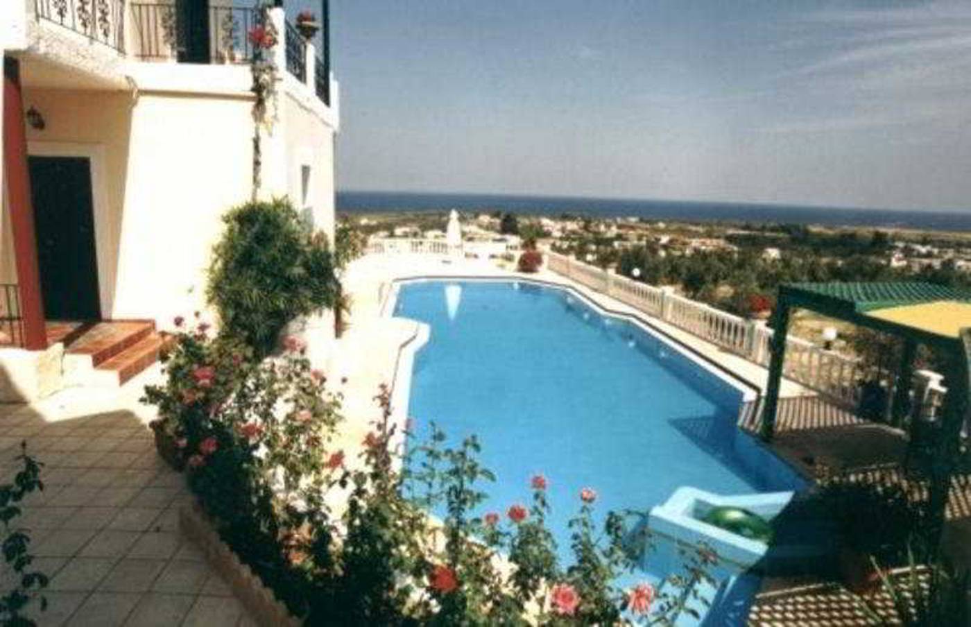 Antilia-Apartments-Pool-7