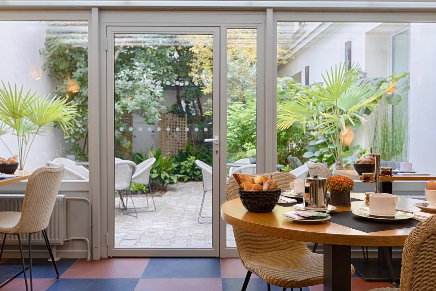 Hotel-A-la-Villa-des-Artistes-Restaurant-13