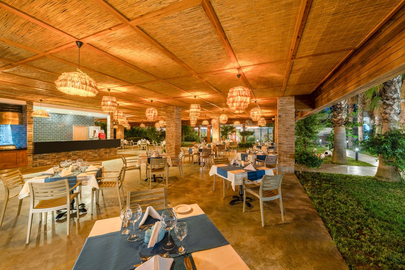 Royal-Garden-Beach-Restaurant-55