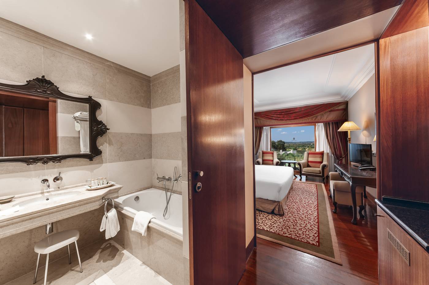 Convento-Do-Espinheiro--Historic-Hotel---Spa-Room-34