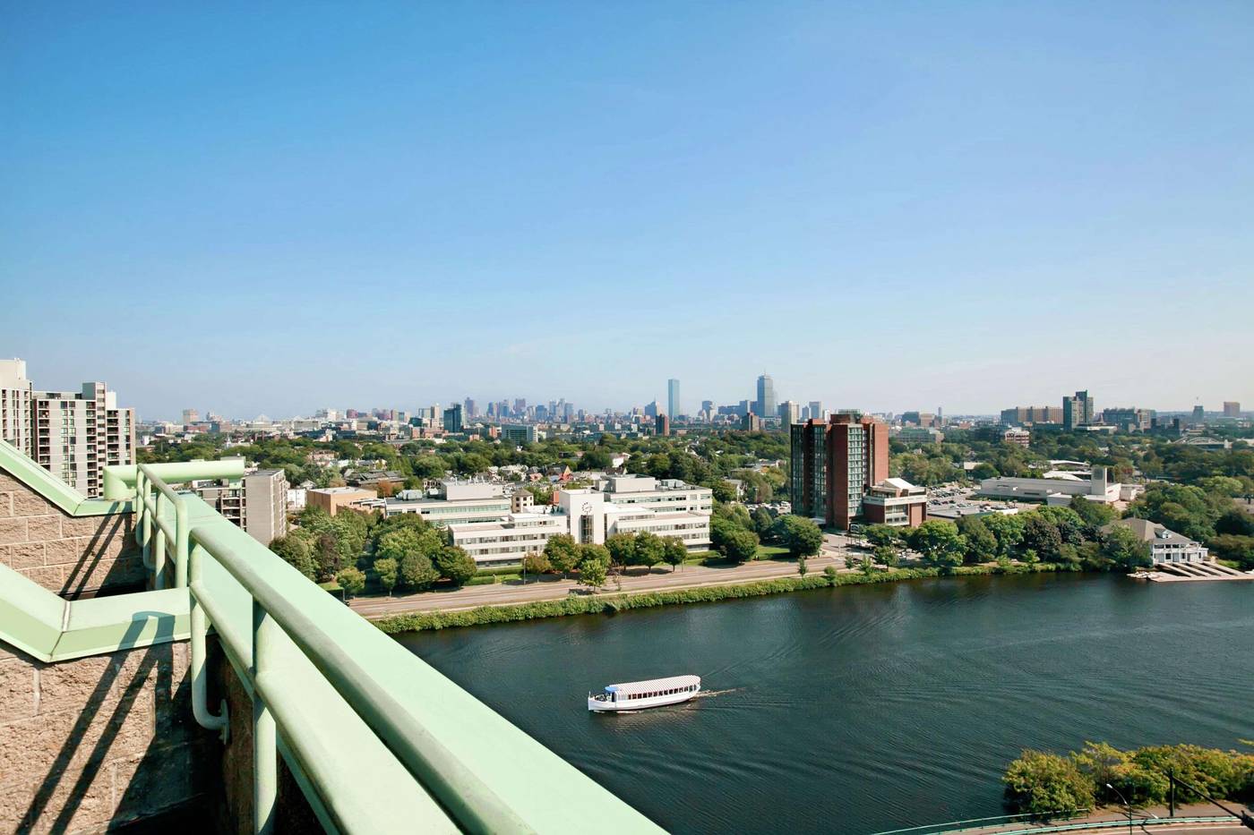 DoubleTree-Suites-by-Hilton-Hotel-Boston-Cambridge-Room-9