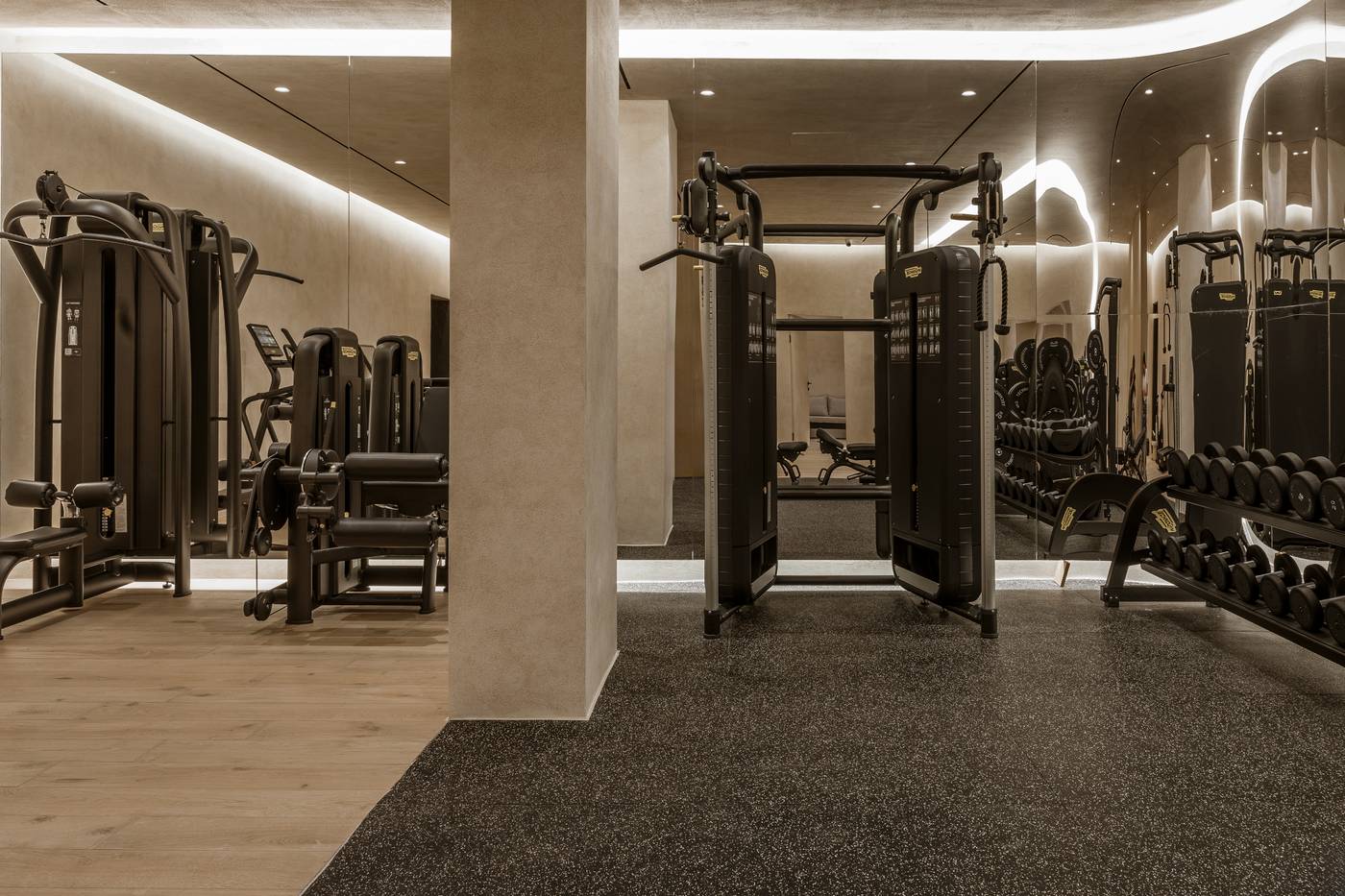 One-Of-One-Hotel-Sports-and-Entertainment-45