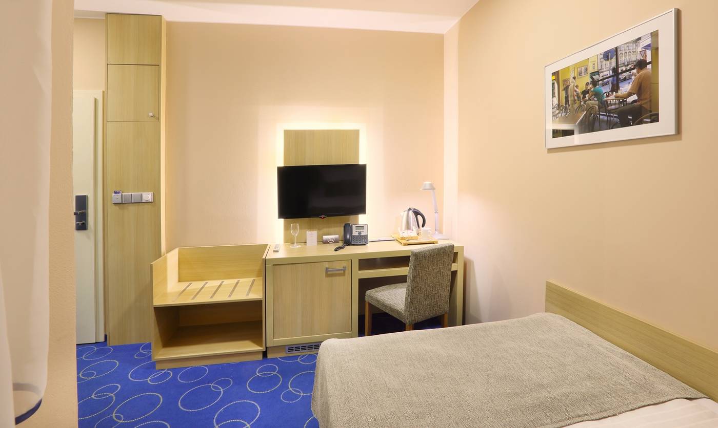 Hotel-Amarilis-Prague-Room-9