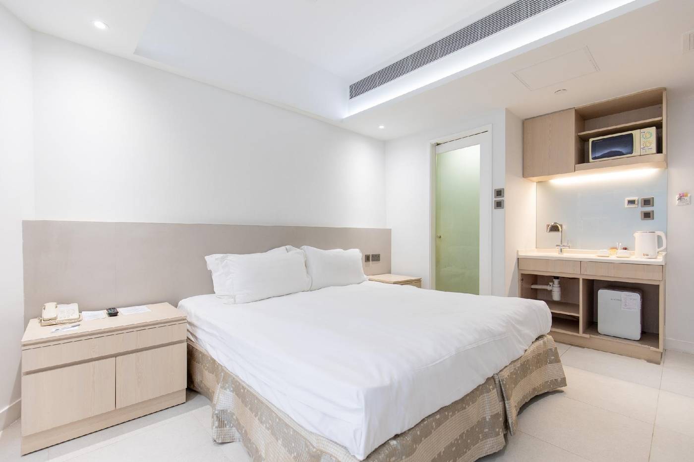 Wifi-Boutique-Room-9