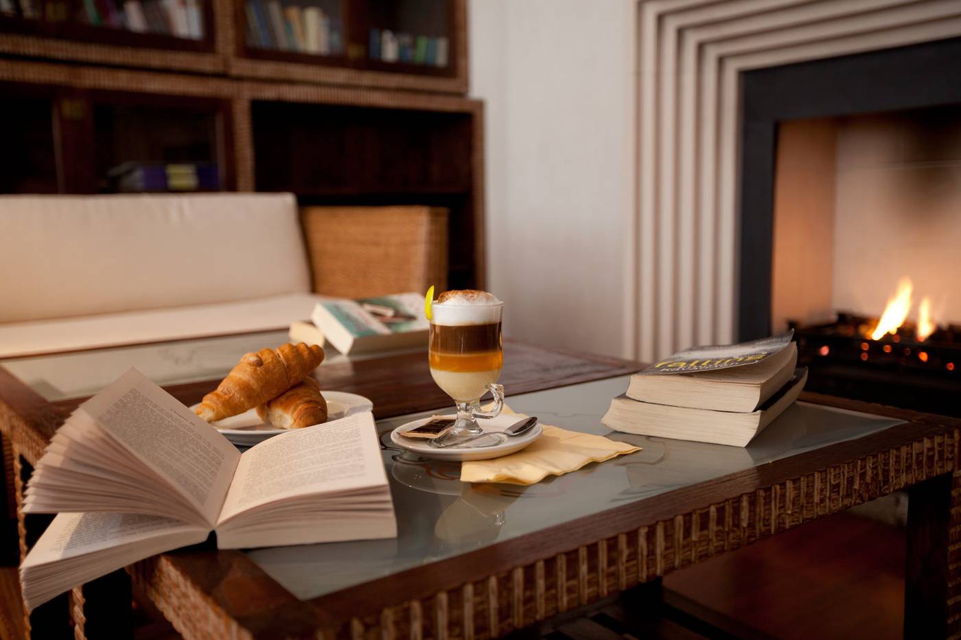 Regency-Country-Club-Lobby-45