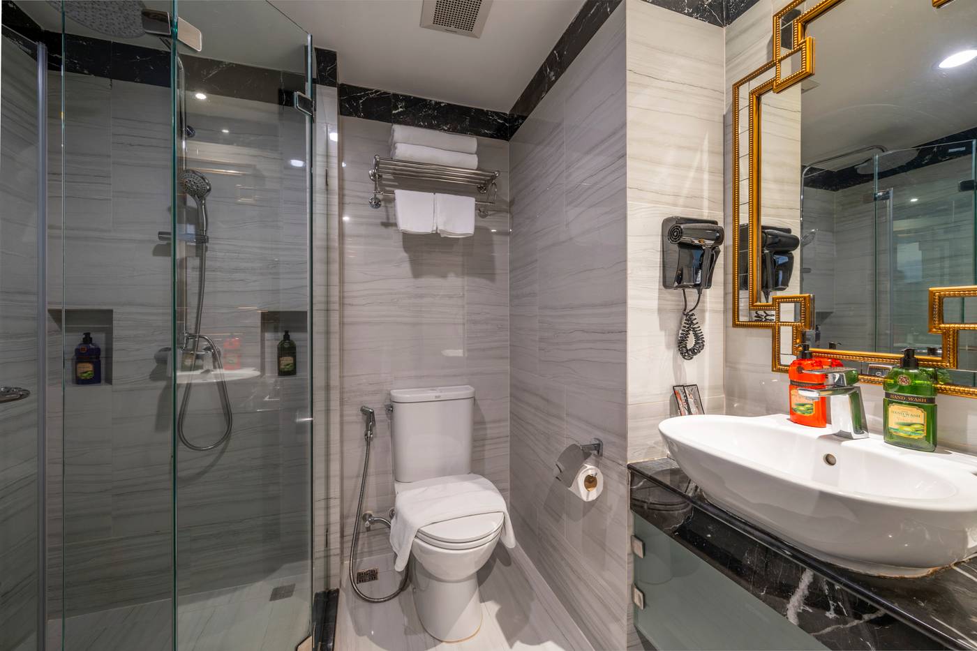 Vince-Hotel-Pratunam-Room-52