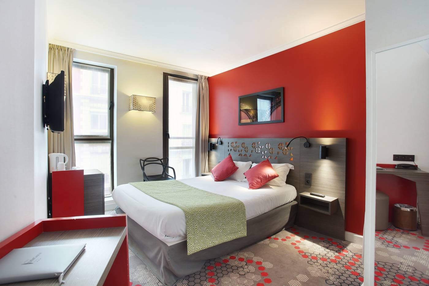 Hotel-Eiffel-Capitol-Room-5