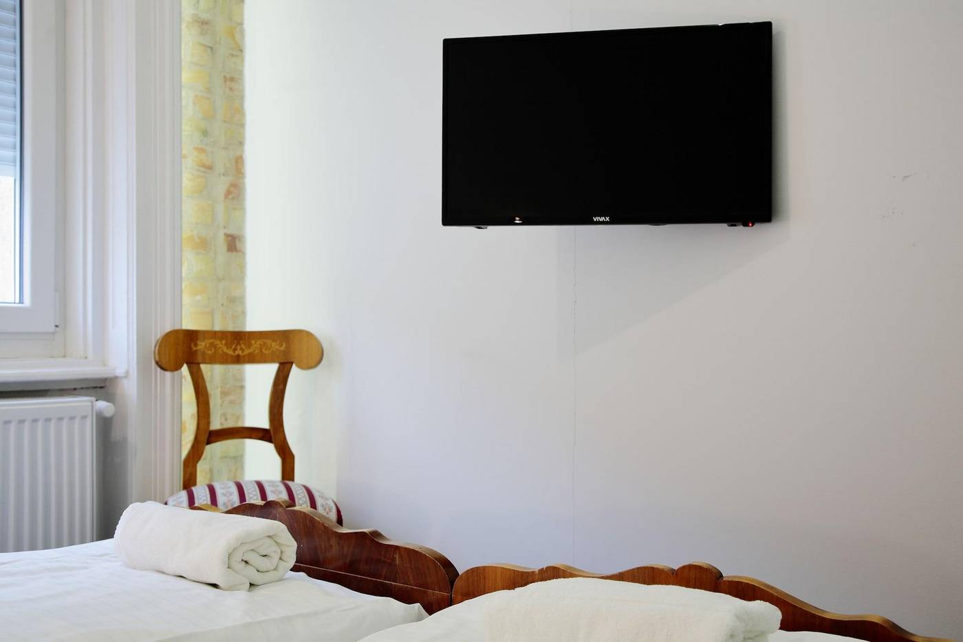 Maverick-Apartments---Vintage-Doubles-Room-32