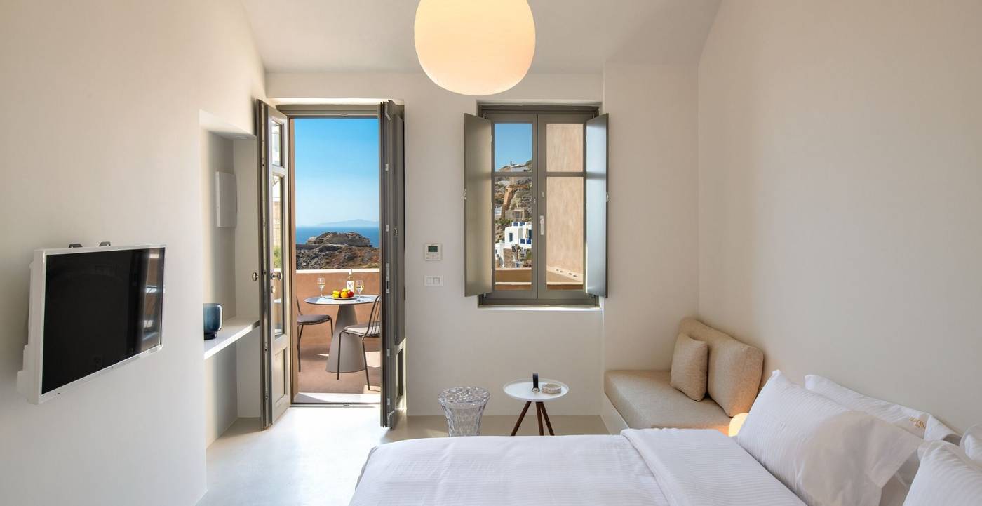 Old-Castle-Oia-Room-2