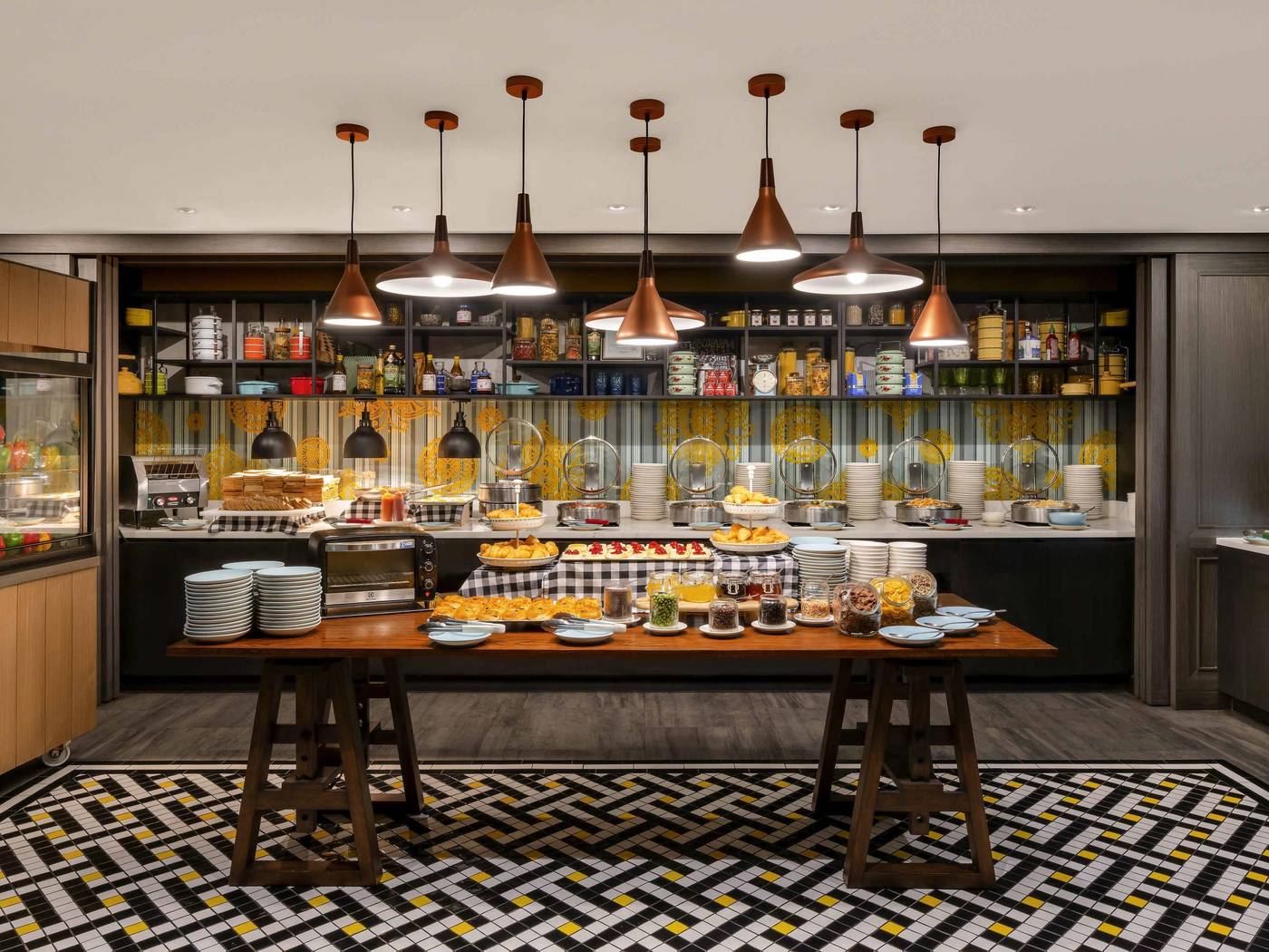 ibis-Styles-Bangkok-Silom-Restaurant-22