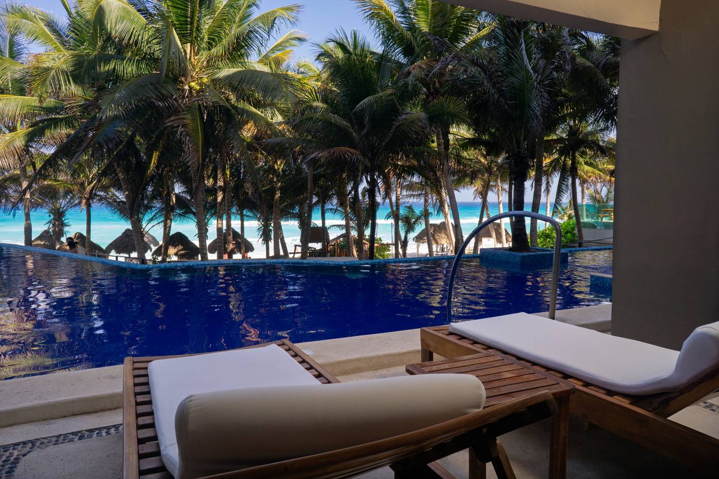 Flamingo-Cancun-Resort-Room-9