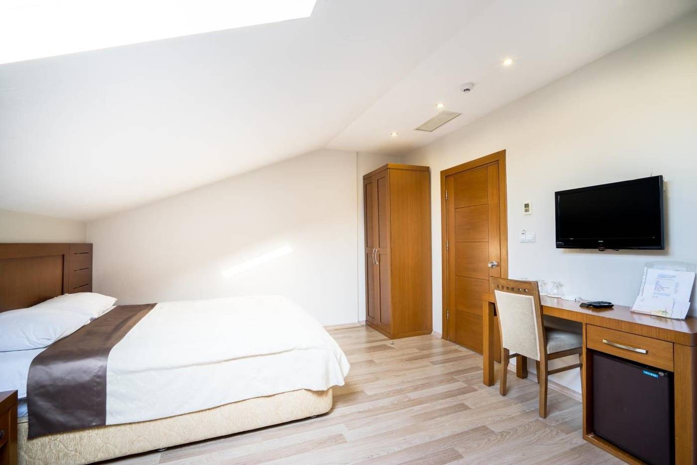 My-Rose-Hotel-Room-23