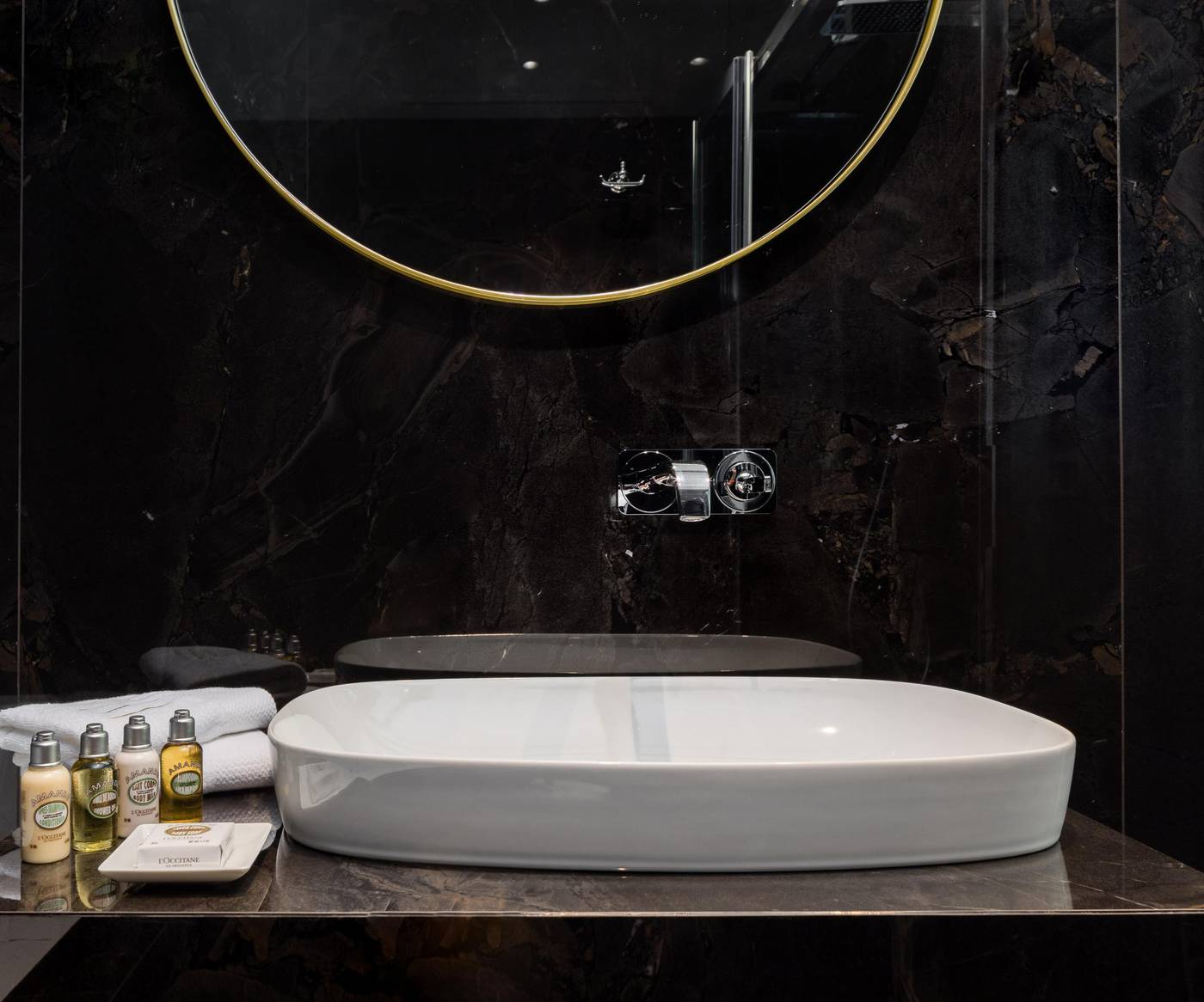 Five-Elements-Luxury-Rooms-Room-33