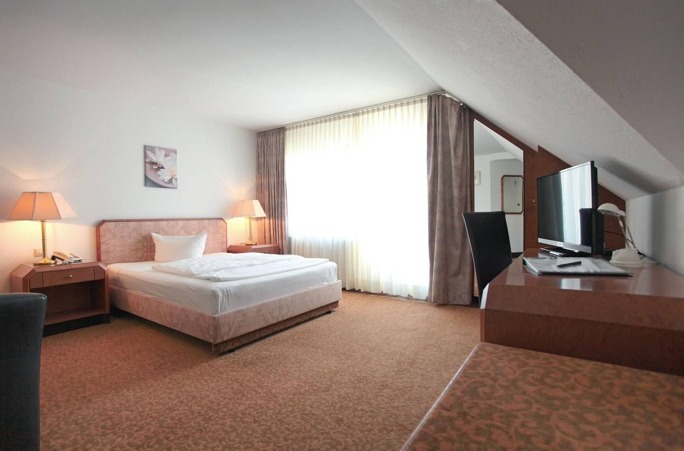 Hotel Flora Stuttgart Ma Hringen-Germany-STUTTGART-Room-9