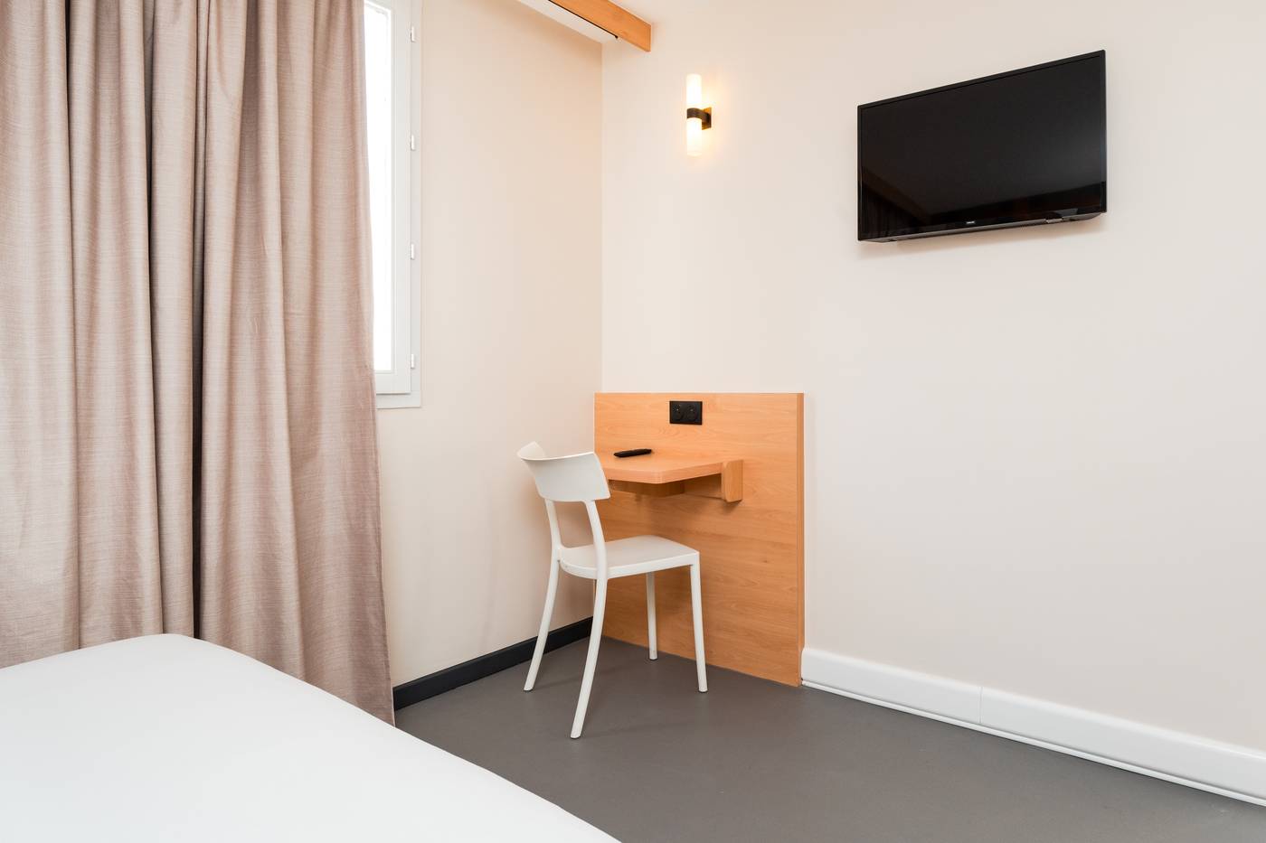 easyHotel-Nice-Palais-de-Congres-Room-22