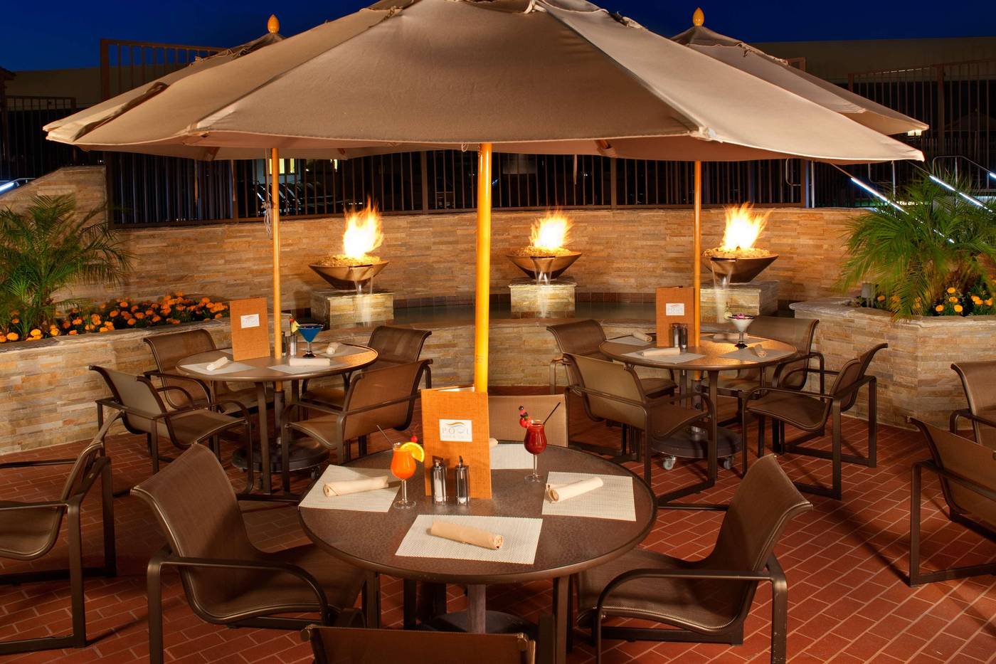 Hilton-Anaheim-Bar-61