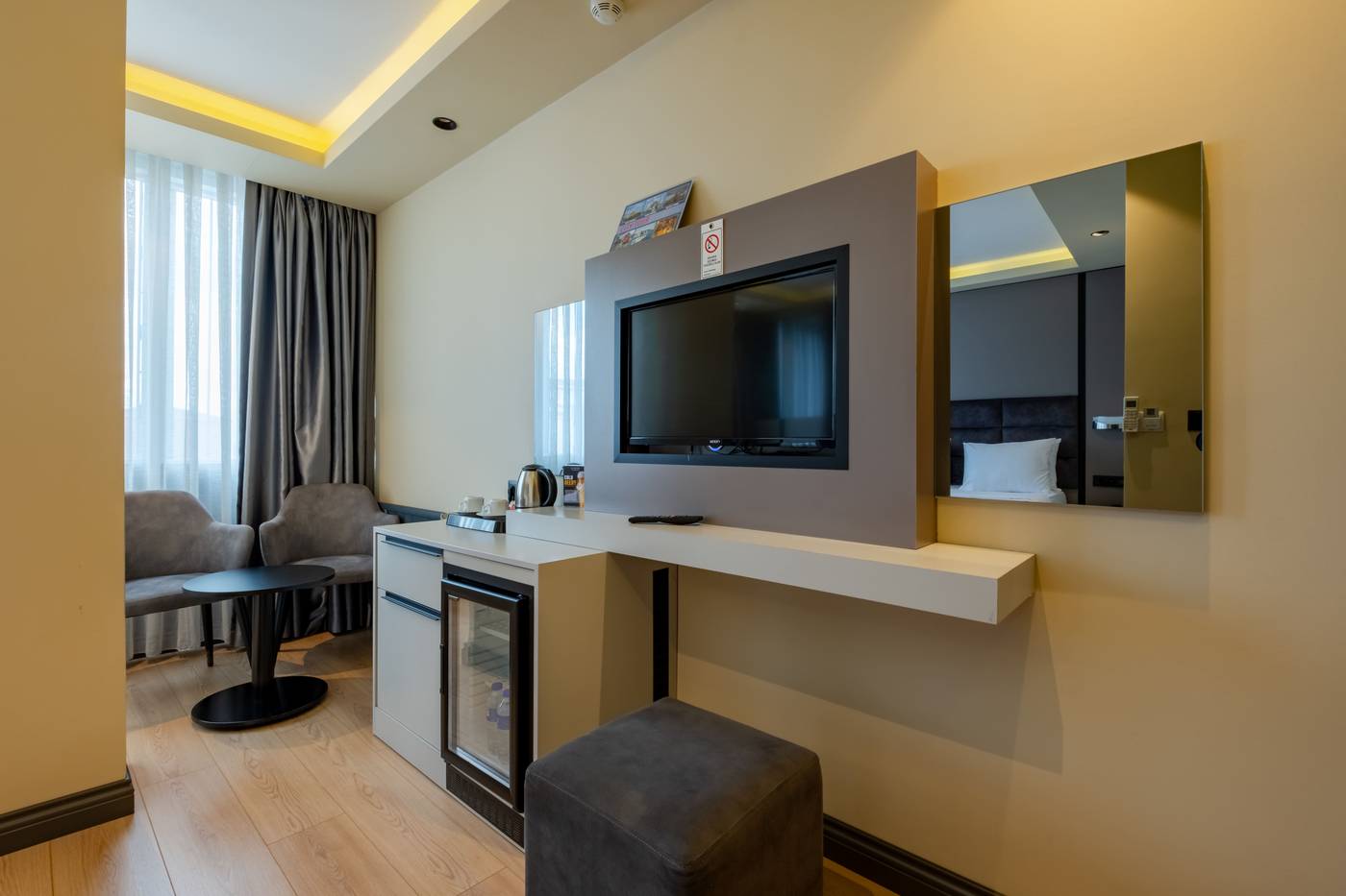 Frt-Airlines-Otel-Room-6