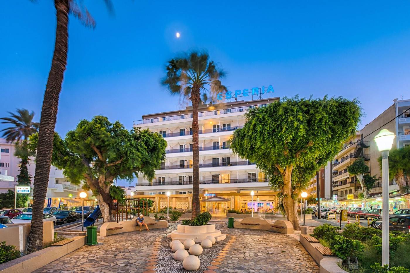 Hotel-Esperia-Sports-and-Entertainment-2