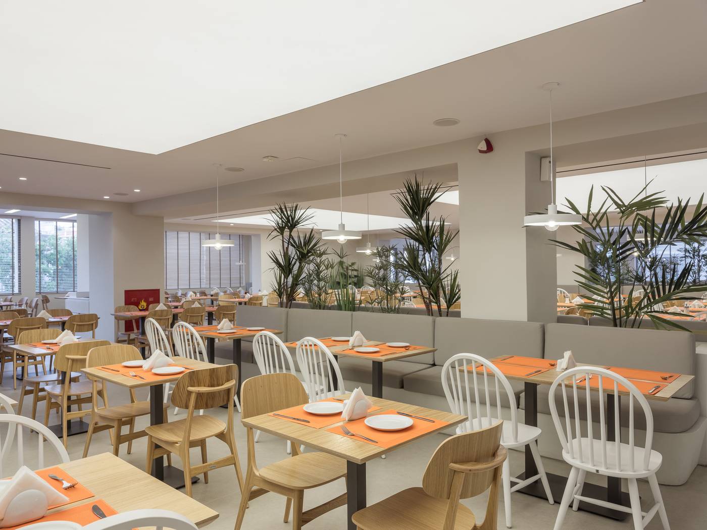 Tsilivi-Admiral-Restaurant-18